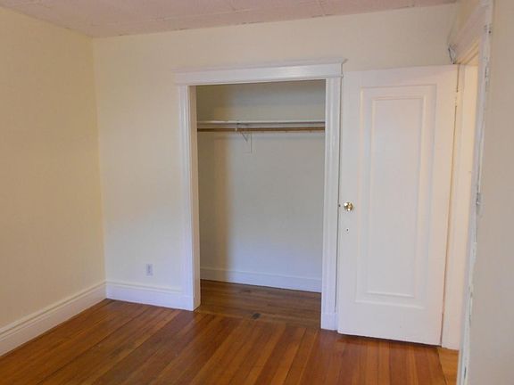 4th image of 37 Carlton St #10FR