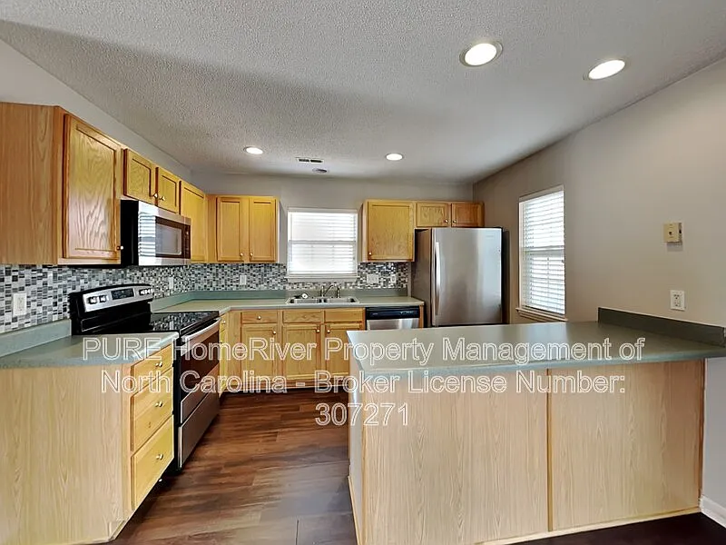 2 bed, 3.0 bath, 1323 sqft, $1,700 — Photo 3