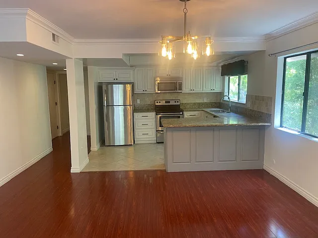 124 S Oakhurst Dr #2S — Photo 4