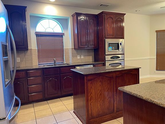 4th image of 1014 Vitex Dr
