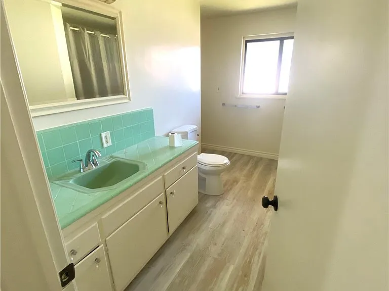 700 E Orangewood Dr — Photo 6