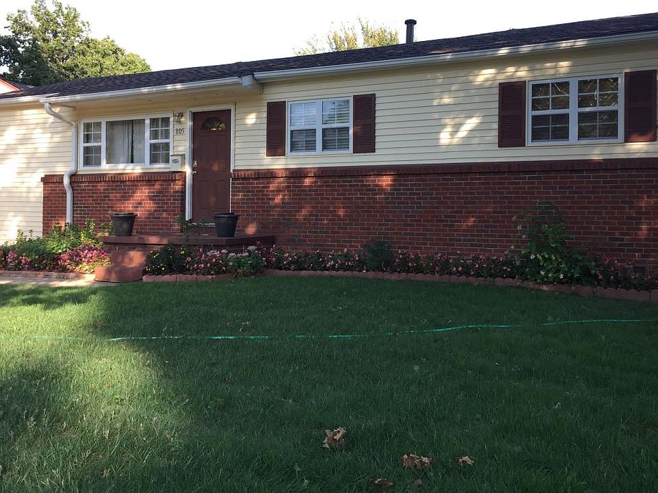 Beautiful curb appeal.