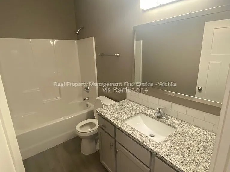 3318 W 45th St S — Photo 8
