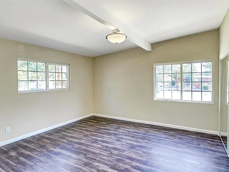 7831 Geyser Ave — Photo 10