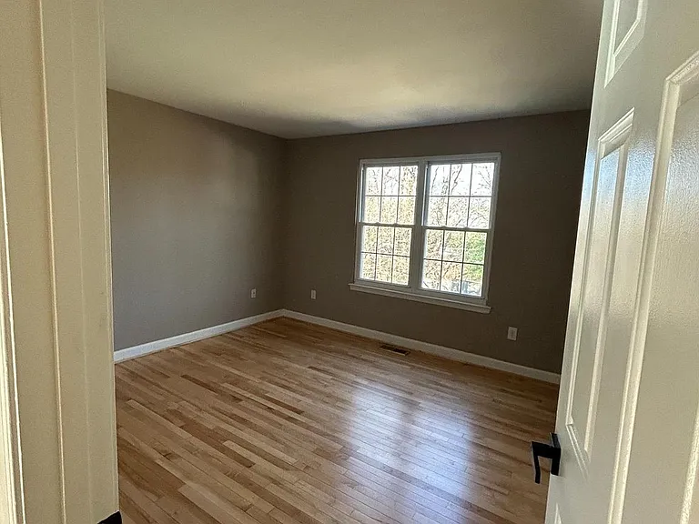 15006 Nebraska Ln — Photo 19