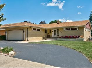 1405 Scotdale Rd, La Grange Park, IL 60526