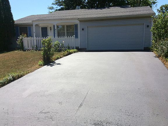 2nd image of 311 Applewood Ln