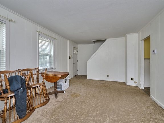 4th image of 6-6 Plain St #8