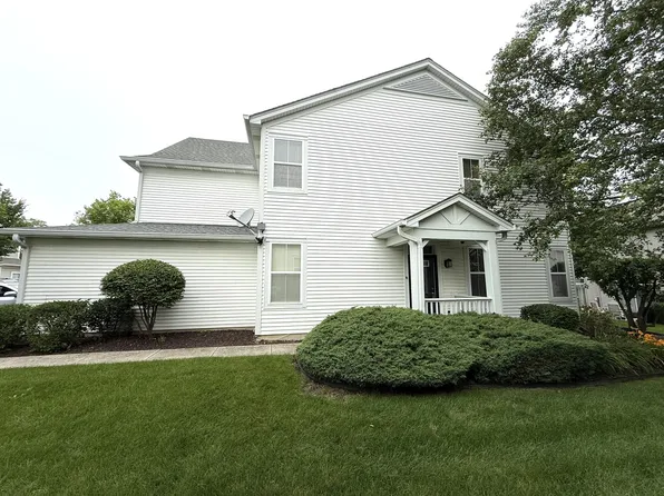 2871 Falling Waters Ln, Lindenhurst, IL 60046