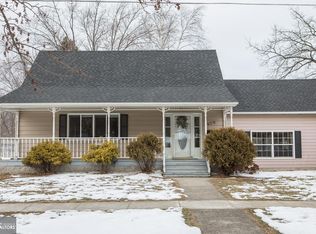670 W 5th St, Garner, IA 50438