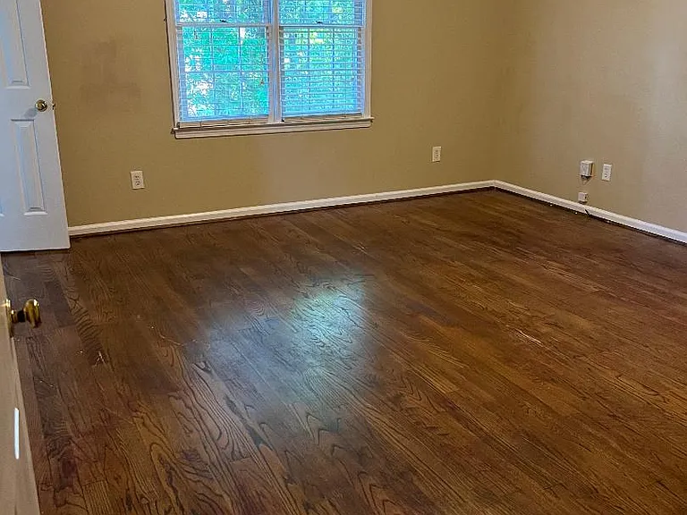Master bedroom is spacious and has 1 walk-in closet and a separate closet.