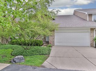 109 Woodstone Dr, Buffalo Grove, IL 60089