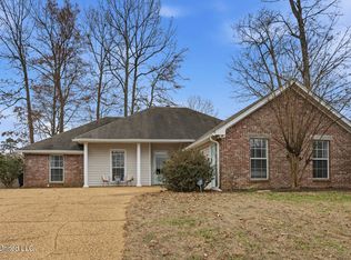 459 Oak Lawn Dr, Pearl, MS 39208