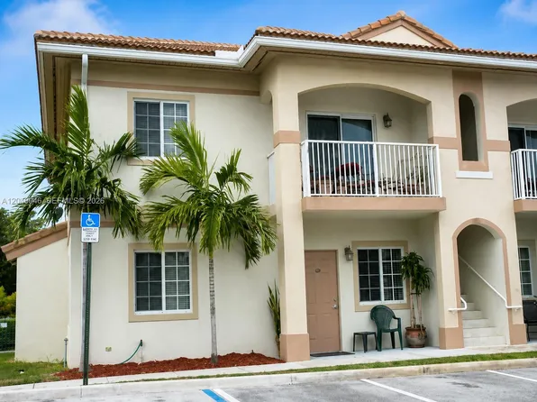 4950 Washington St APT 124, Hollywood, FL 33021