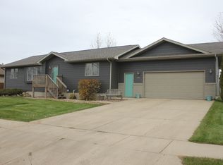 502 Ironwood Dr, Hartford, SD 57033