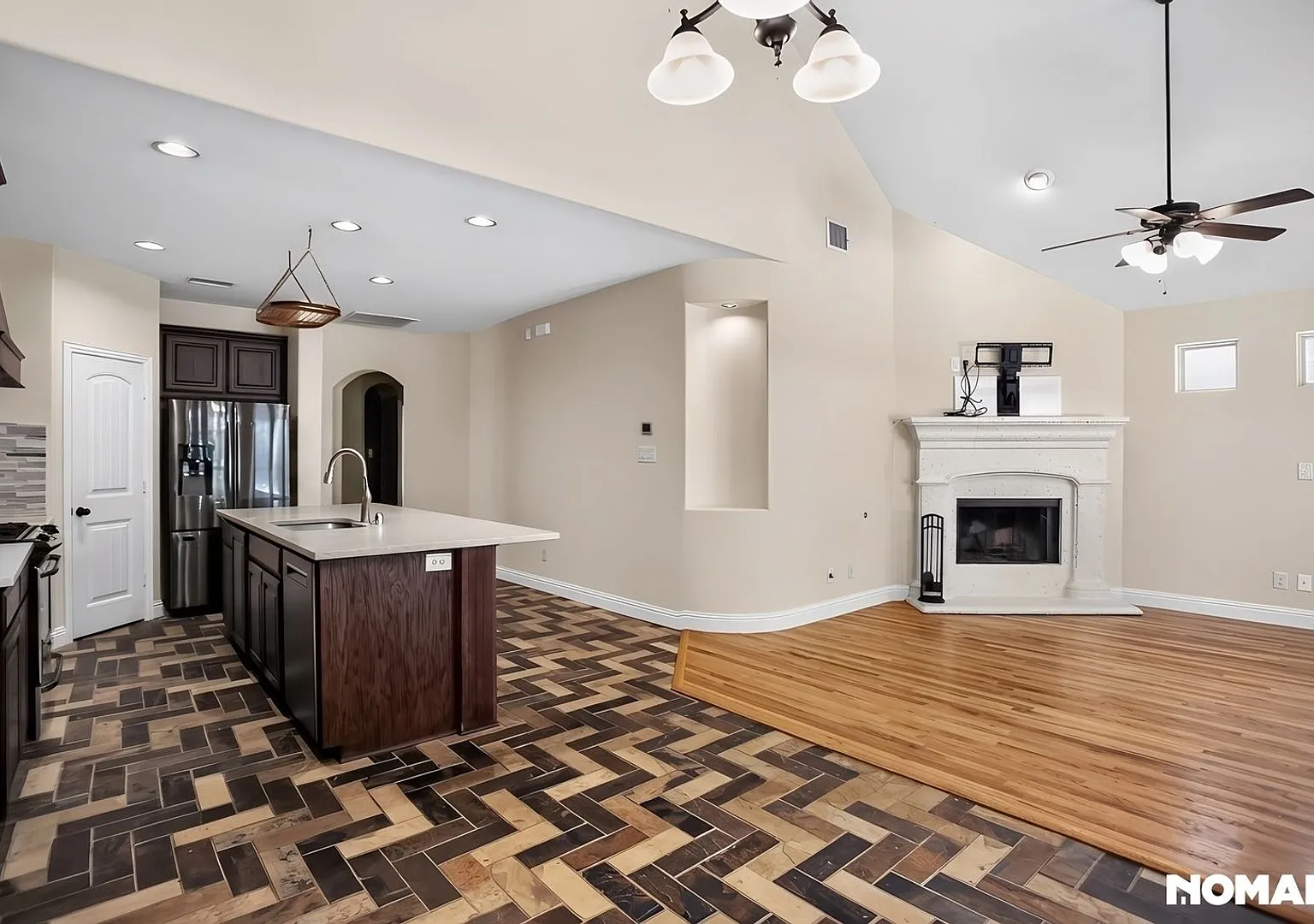 Charming 3BR Home w/ Oversized Deck and Greenbelt Backyard in Gated Community , Dallas — Photo 4