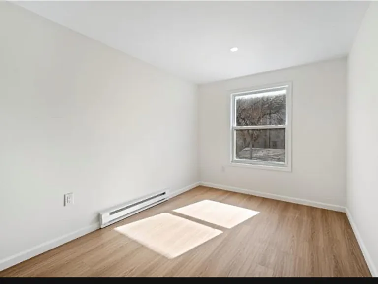 334-336 Halladay St #2 — Photo 15