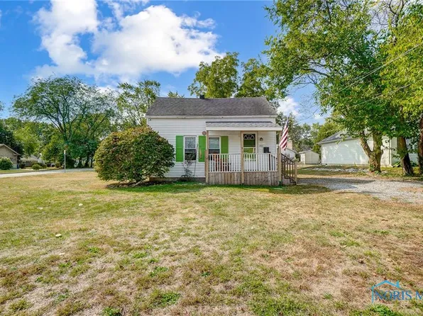 301 Locust St, Waterville, OH 43566
