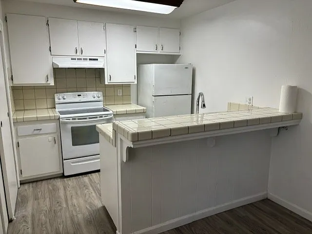 9005 Casals St #1 — Photo 7
