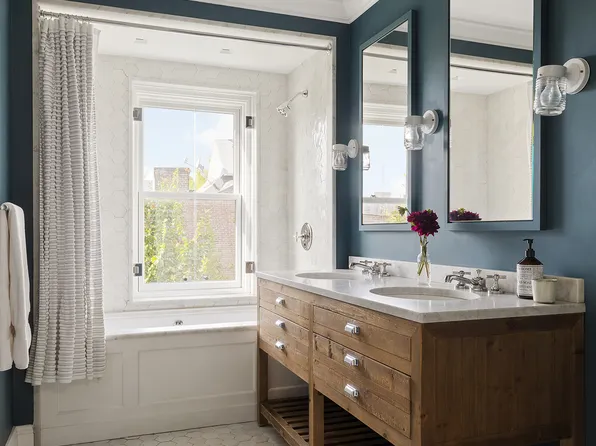 100 6th Avenue image 15 of 27