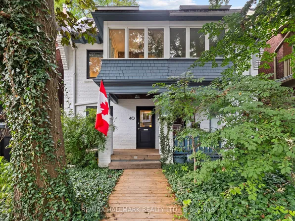 40 Fernwood Park Ave, Toronto, ON M4E 3G1