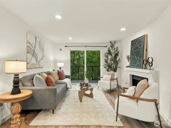 14006 NE 181st Place #B205, Woodinville, WA 98072