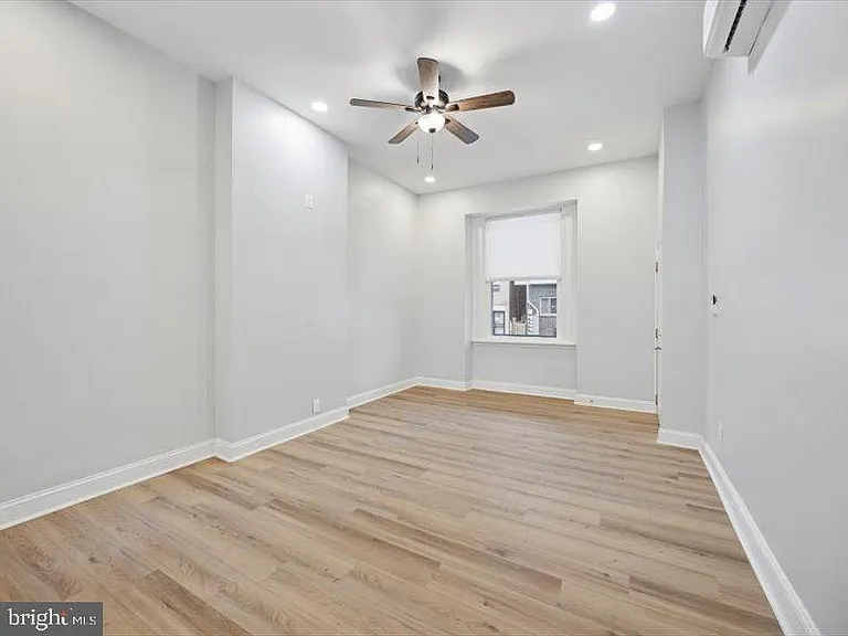2253 N Delhi St — Photo 4