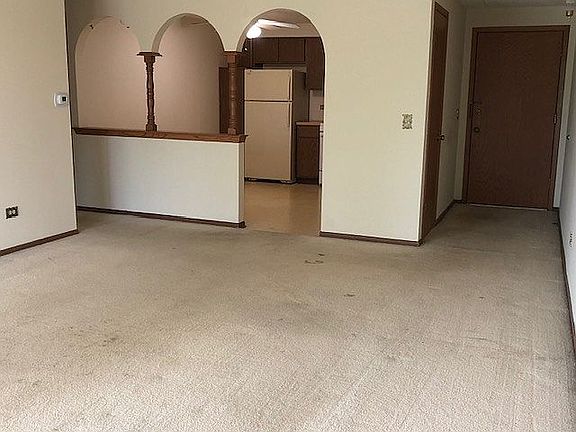 3rd image of 7650 W Lawrence Ave Unit 211