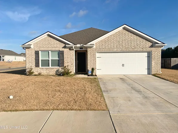 5318 Alpine Dr, Horn Lake, MS 38637