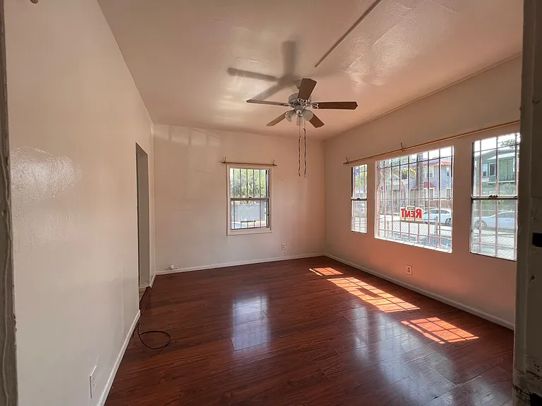 1801 S Bonnie Brae St #102 — Photo 2