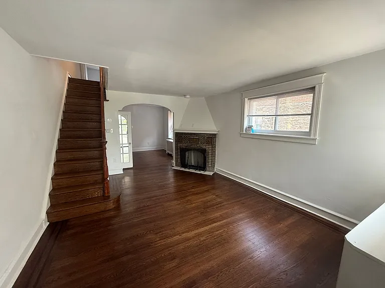 373 E Cliveden St — Photo 6