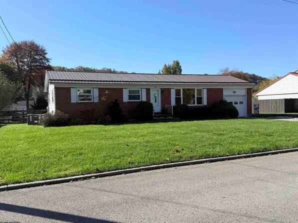 222 Ferndale Dr, Elkins, WV 26241
