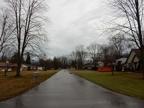 5th image of 1449 Tennyson Dr