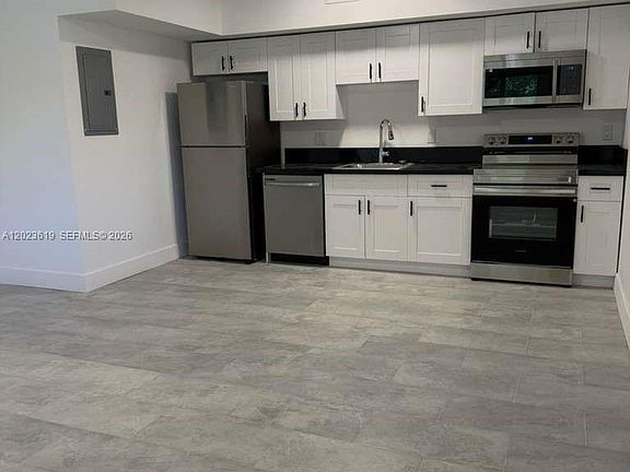 4th image of 147 NW 59th St #304