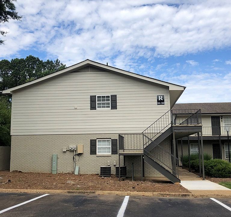 2nd image of 1802 Jackson Ave W APT 162