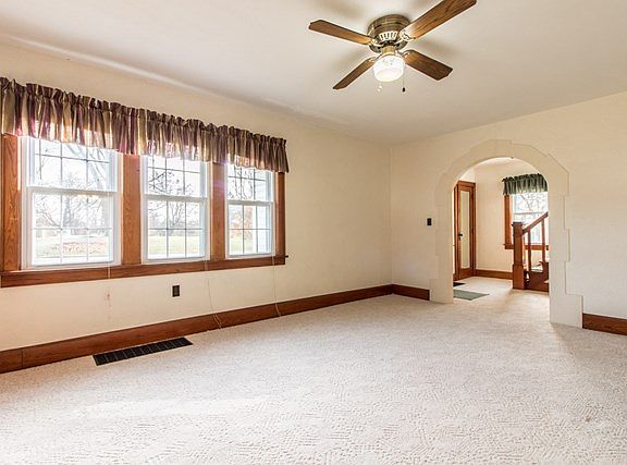 4th image of 1335 Park Ave E