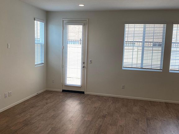 4th image of 211 Silver Fox Ln