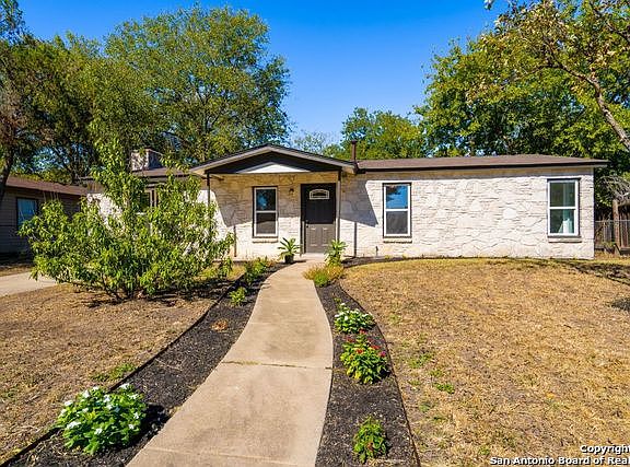 3rd image of 839 Deely Pl