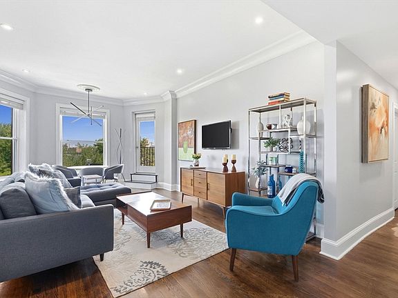 3rd image of 23 Bay State Rd APT 4