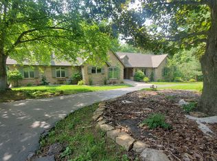5396 E Pleasant Valley Ln, Springfield, MO 65809