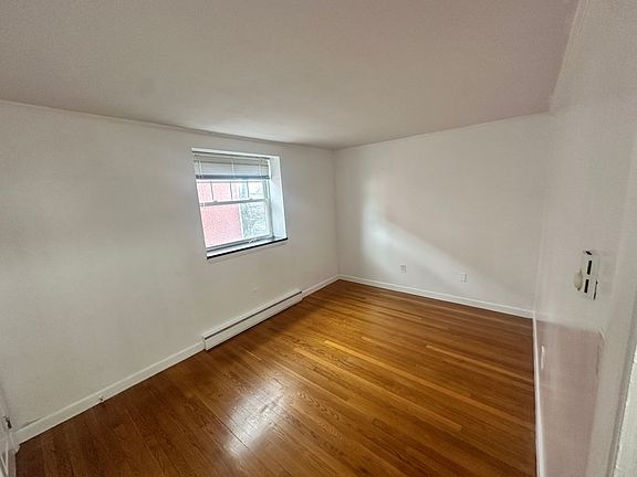 3rd image of 520 Talbot Ave APT 9