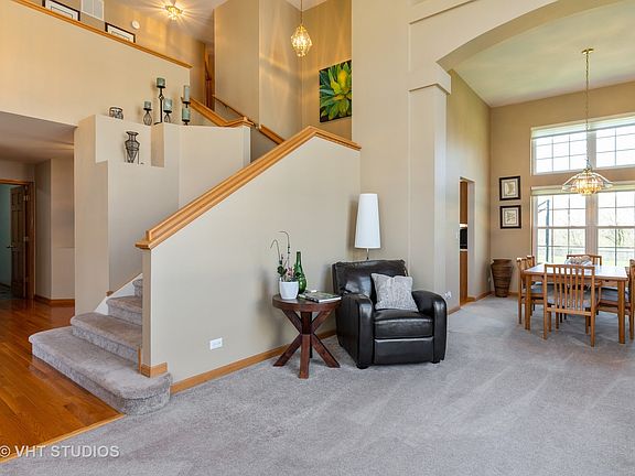 3rd image of 1426 Churchill Ln