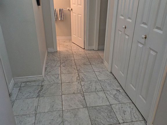 4th image of 71 Simcoe St #702