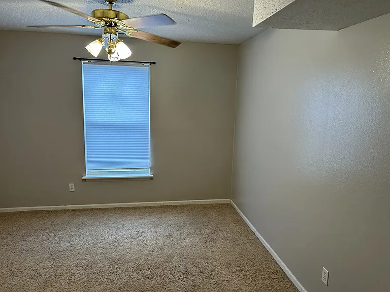 103 Vixen Cir #J — Photo 8
