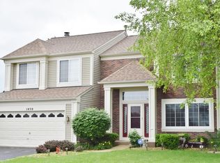 1450 E Braymore Cir, Naperville, IL 60564