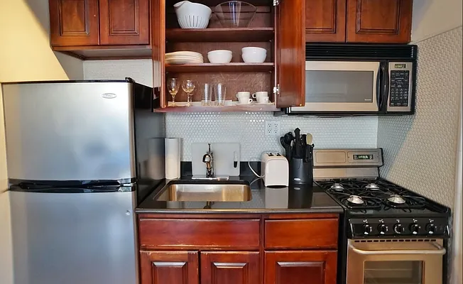 Rented by J Misrahi Realty Corp | media 12