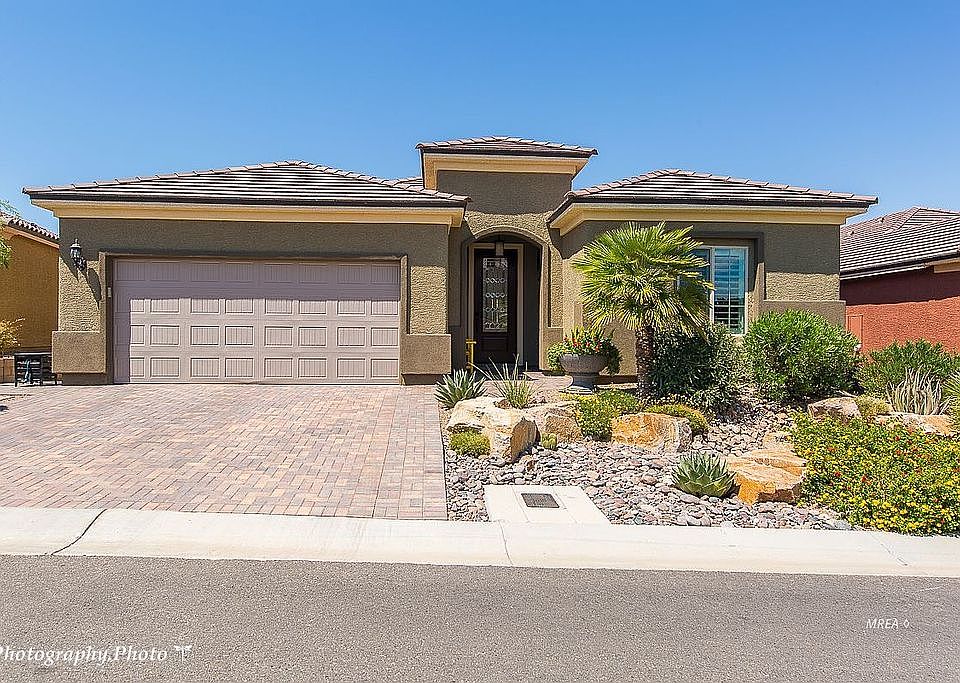 1st image of 1097 Pine Nut Way