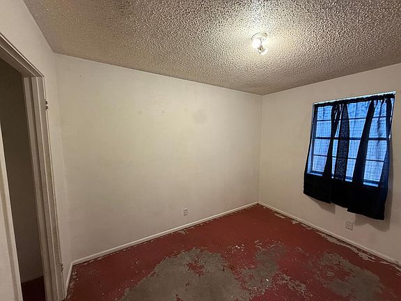 2nd image of 106 N Pyote Ave