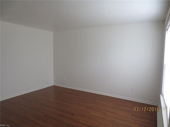 3rd image of 988 N King St APT 5