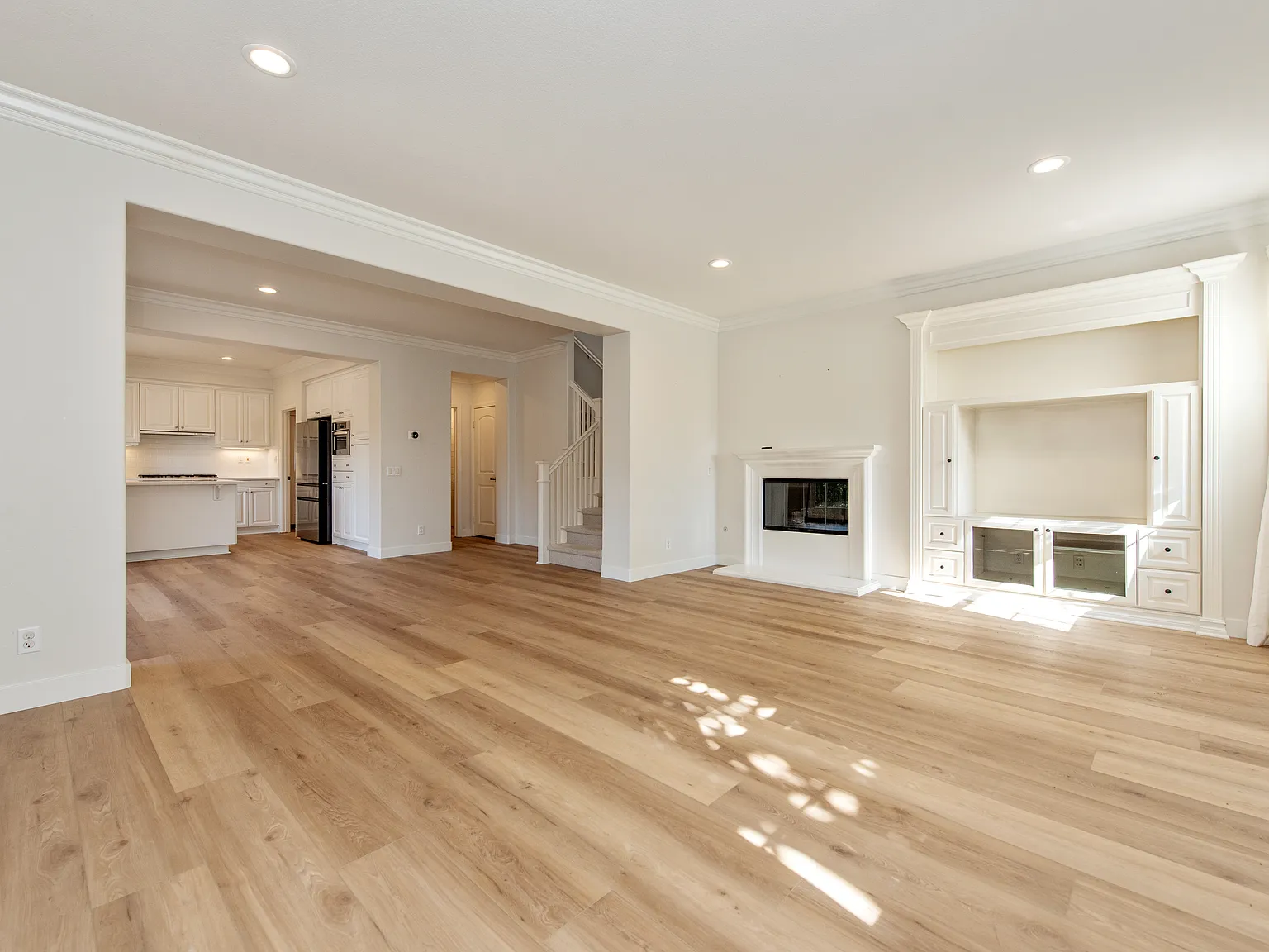 4 bed, 3.5 bath, 2429 sqft, $5,500 — Photo 3